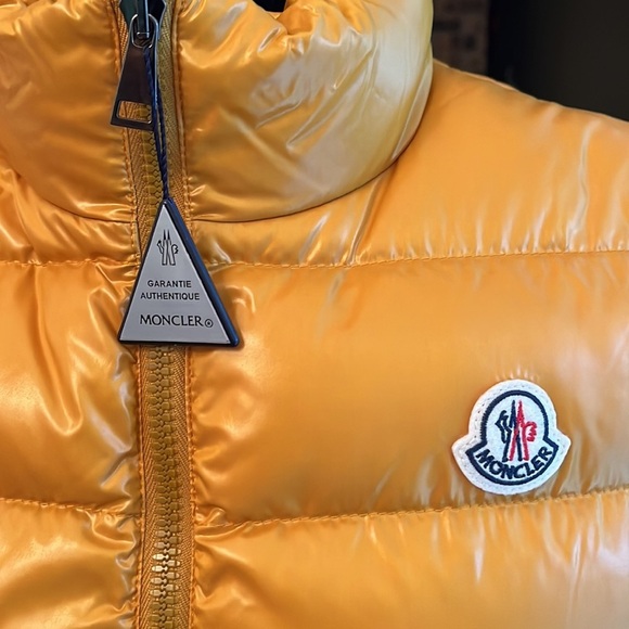 Moncler Ghana Short Shinny Nylon Puffer Vest, NEW - Picture 8 of 14